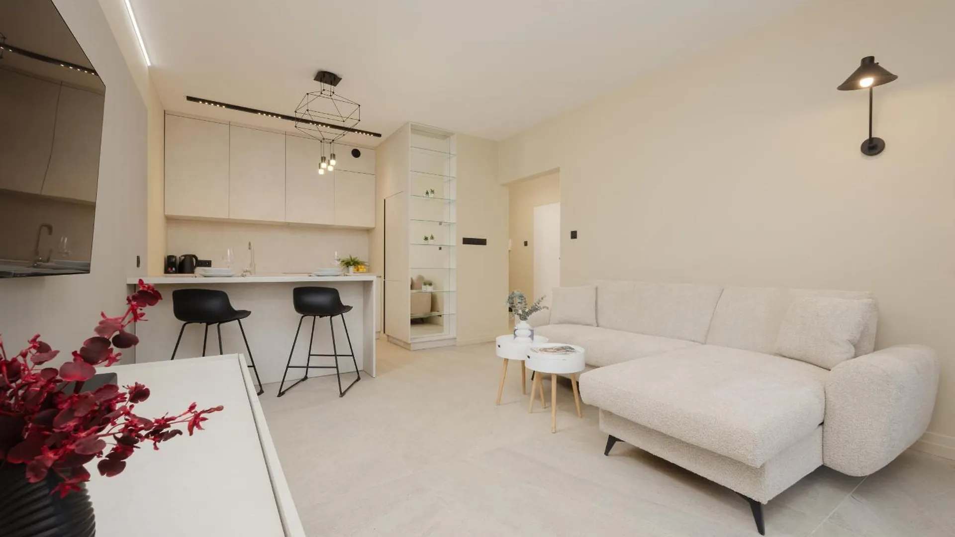 Warsaw Exclusive Apartment With Parking & Balcony By Renters Prestige