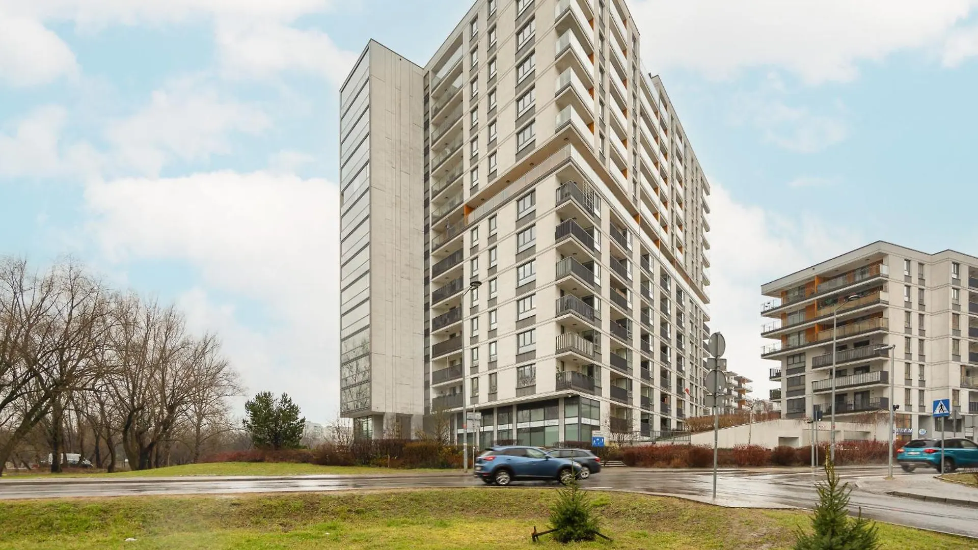 Warsaw Exclusive Apartment With Parking & Balcony By Renters Prestige